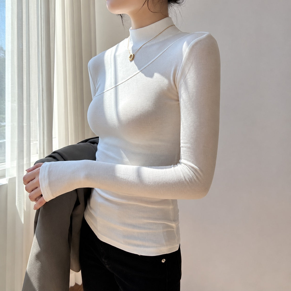 T-shirt manches longues femme col mock asymétrique coupe slim