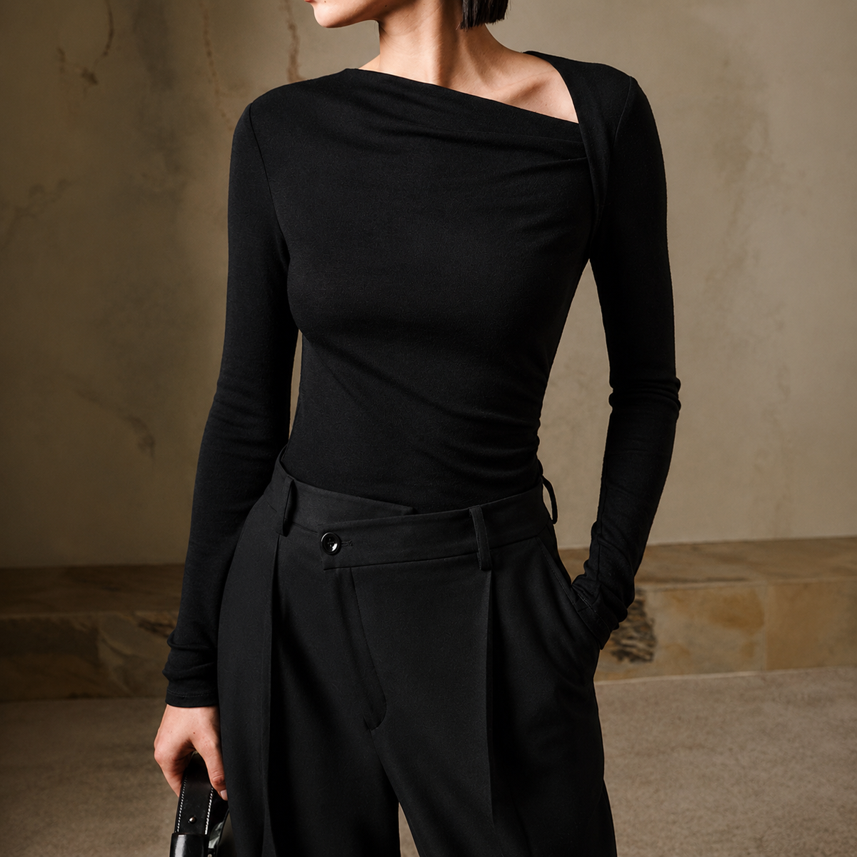 Selina - Top asymétrique à manches longues