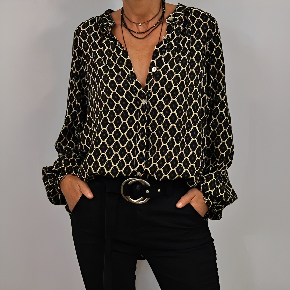 Lena - Blouse élégante avec décolleté en V