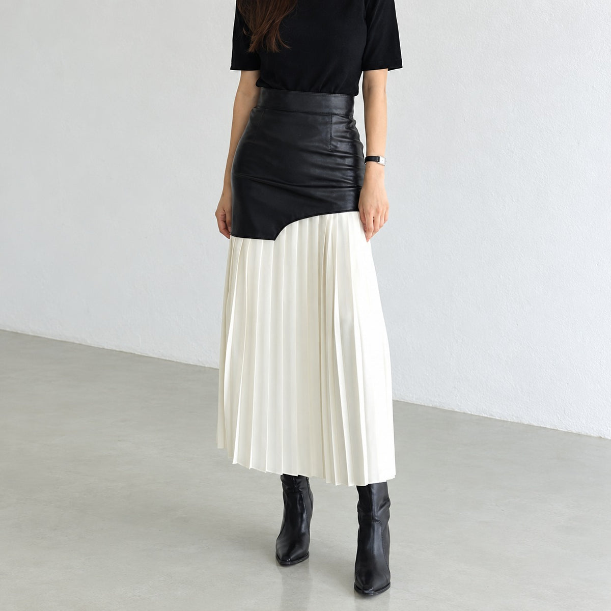 Jupe longue femme plissée asymétrique à taille haute - coupe régulière
