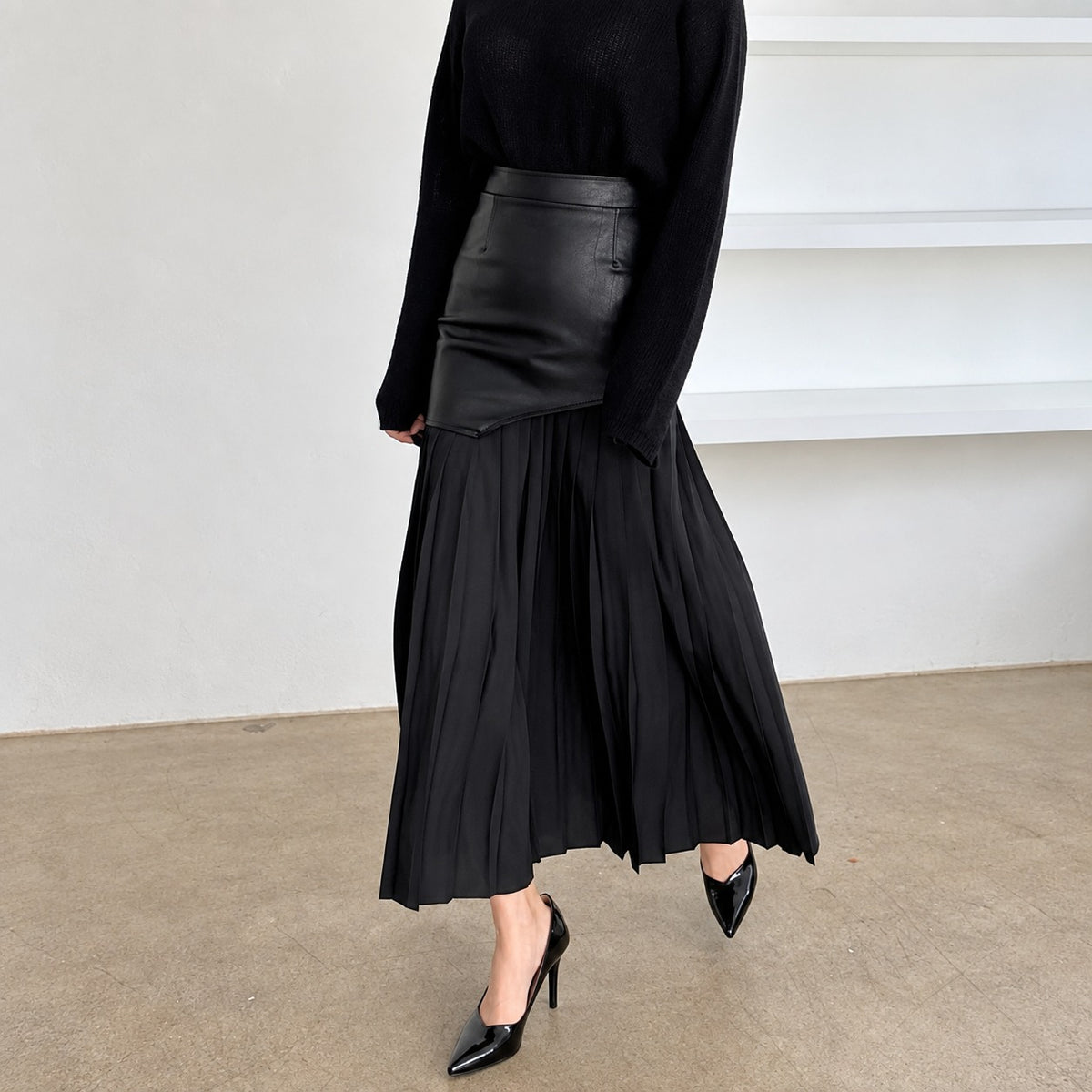 Jupe longue femme plissée asymétrique à taille haute - coupe régulière