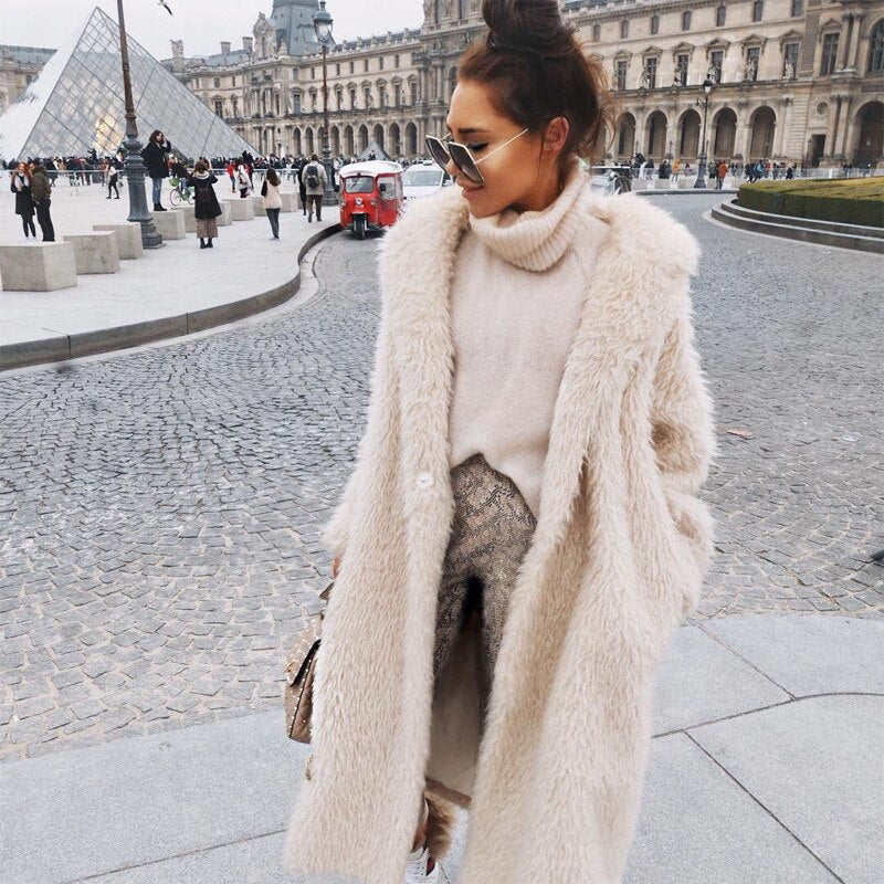 Manteau long teddy femme à silhouette décontractée et col ouvert