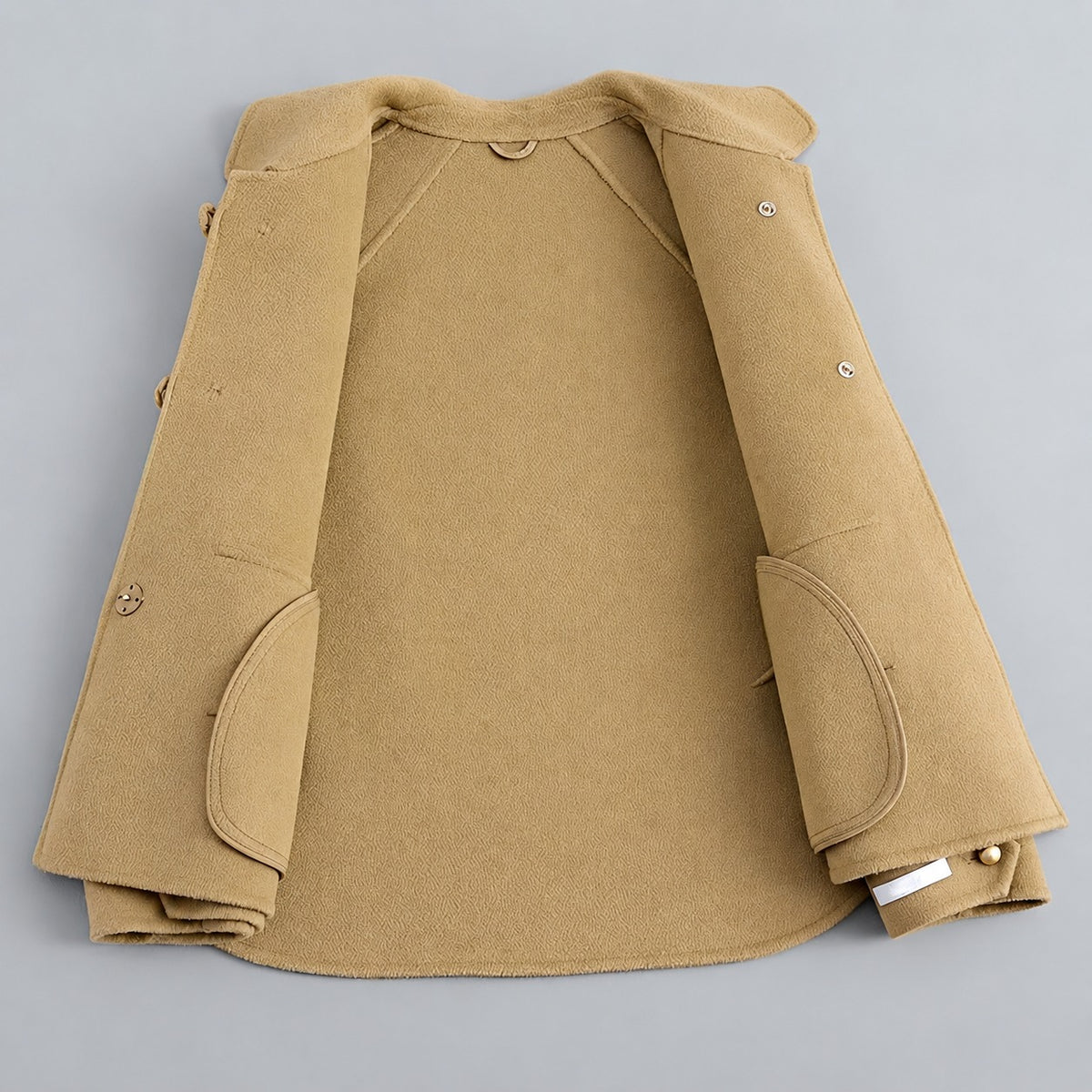 Manteau pour femme avec bouton en perles et col distinctif - coupe décontractée