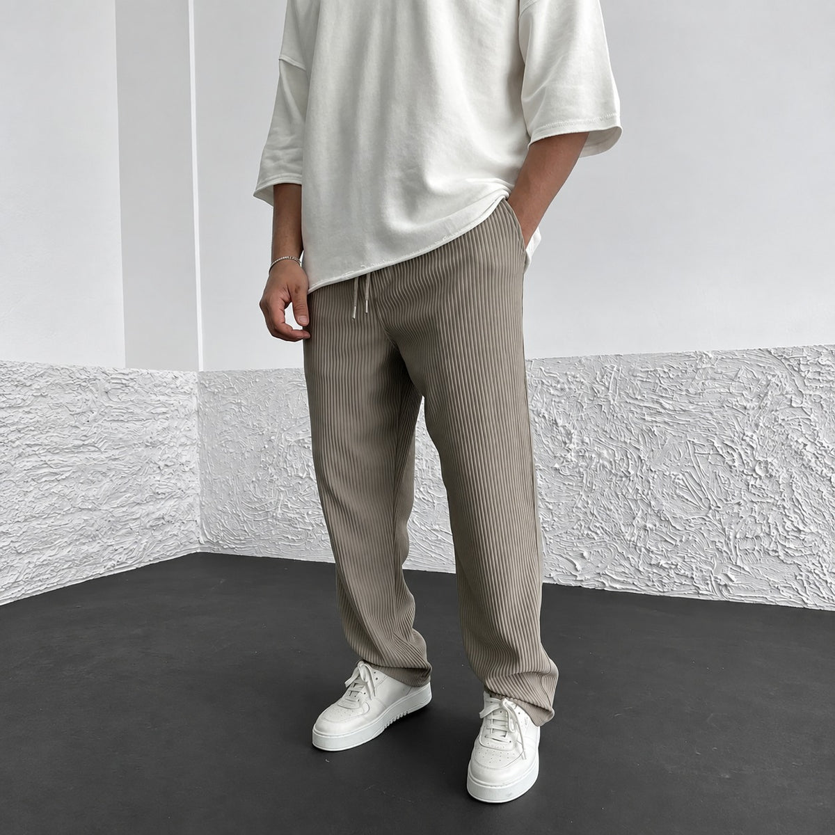Pantalons en côtelé pour hommes coupe ample taille élastique avec cordon de serrage