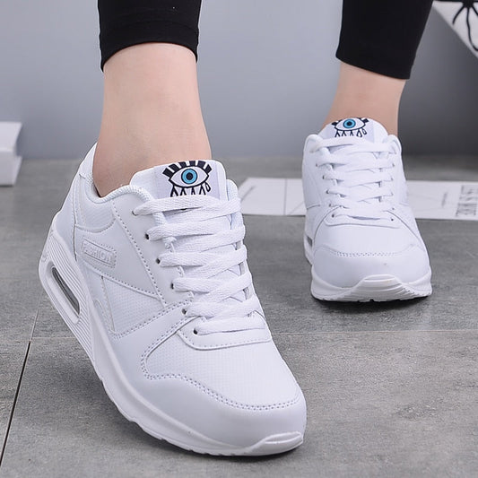 Sneakers pour femmes - Semelle à coussin d'air, motif œil, silhouette structurée