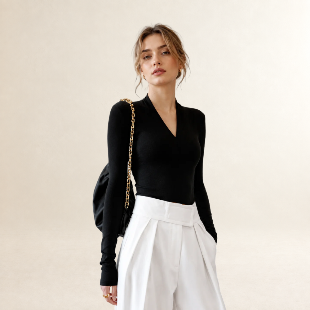 Top femme à manches longues, décolleté en V, coupe régulière et silhouette slim