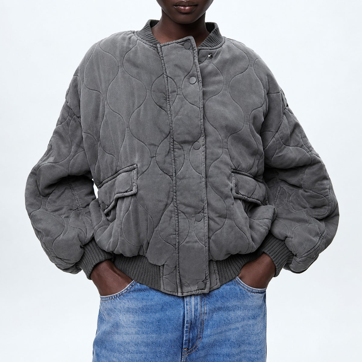 Veste matelassée pour femmes coupe oversize avec fermeture à pression et poches
